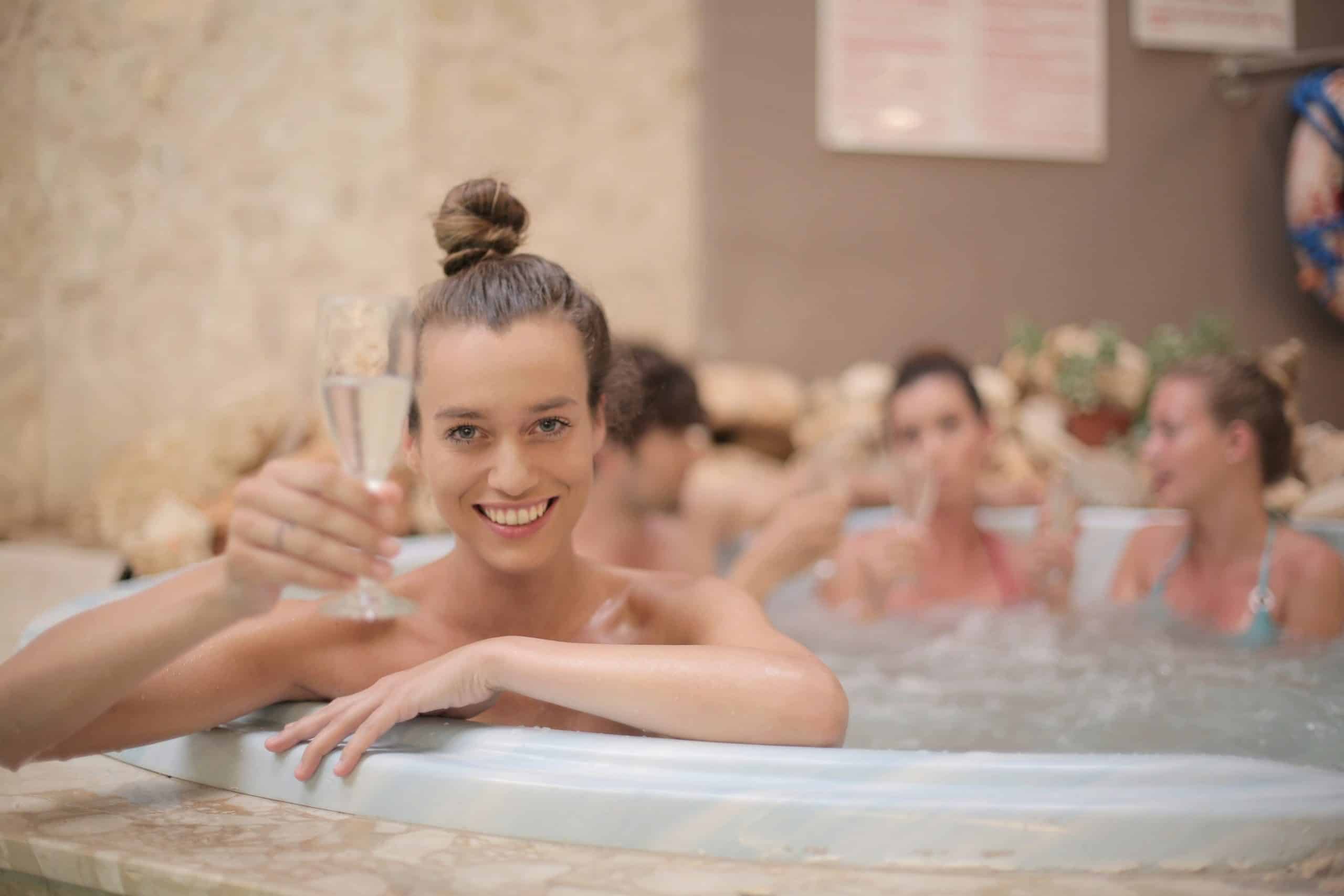 Få mere ud af din have med en udendørs spa
